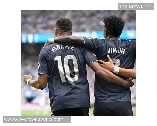 阿拉巴称赞姆巴佩为最佳球员自信能全场出战90分钟 阿拉巴称赞姆巴佩为最佳球员自信能全场出战90分钟