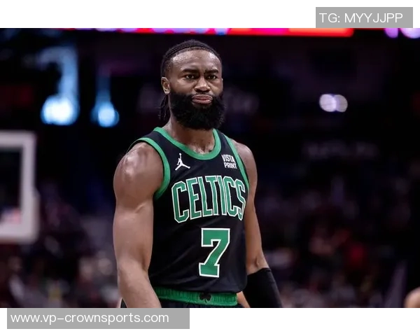 杰伦布朗独力难支28投15中砍下32分却难救球队于水深火热之中 杰伦布朗独力难支28投15中砍下32分却难救球队于水深火热之中