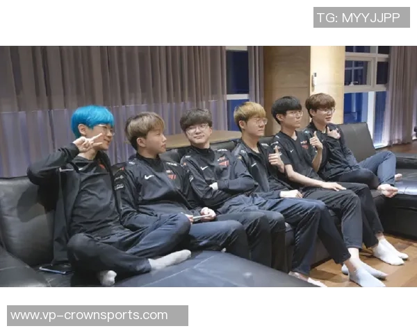 弗兰克称赞维尔茨与哈维西蒙斯同样出色适应新联赛是关键挑战